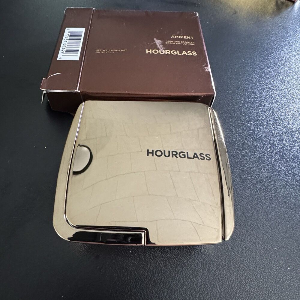Hourglass Ambient Lighting Bronzer - Radiant Bronze Light - 0.39oz / 11g - NIB